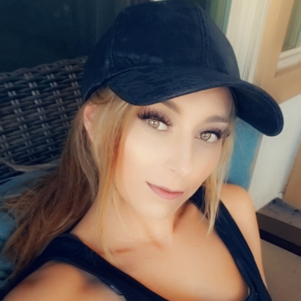 Meet your Posher, Nikki
